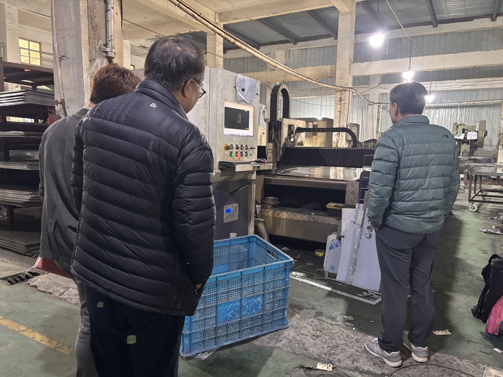 قام العملاء الكوريون بزيارة شركة Ouyue Electric لمناقشة التعاون في صندوق شحن وتوزيع المركبات الكهربائية المخصص